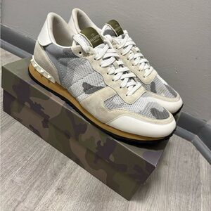Valentino Men's Camouflage Sneakers - Cream and Gray